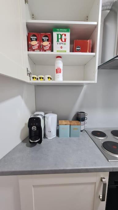 Luxury 1 Bedroom Flat In The Heart Of Wood Green Londres Extérieur photo