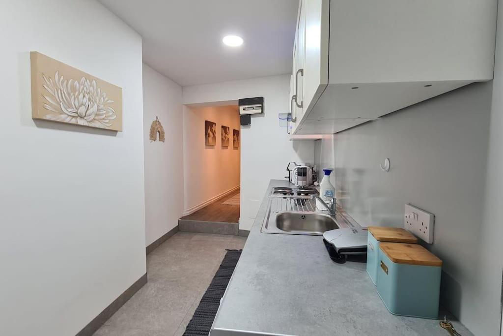 Luxury 1 Bedroom Flat In The Heart Of Wood Green Londres Extérieur photo