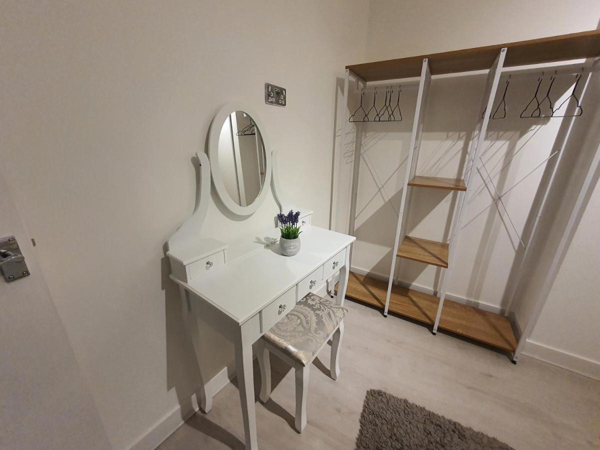 Luxury 1 Bedroom Flat In The Heart Of Wood Green Londres Extérieur photo